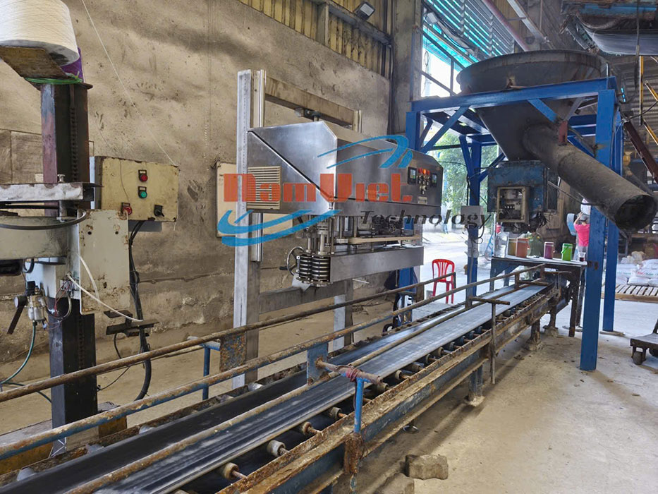 Máy ép nhiệt bao phân bón bao bì 25–50kg.