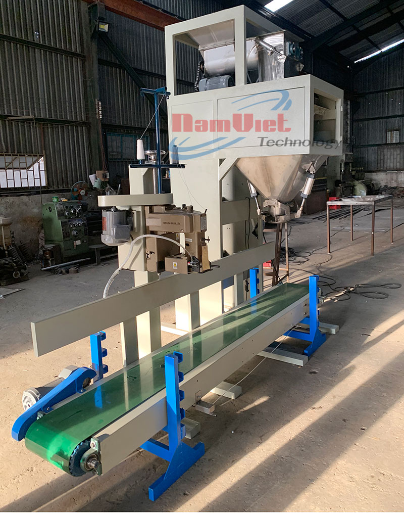 Máy đóng bao bột gỗ năng suất 200 bao/giờ.