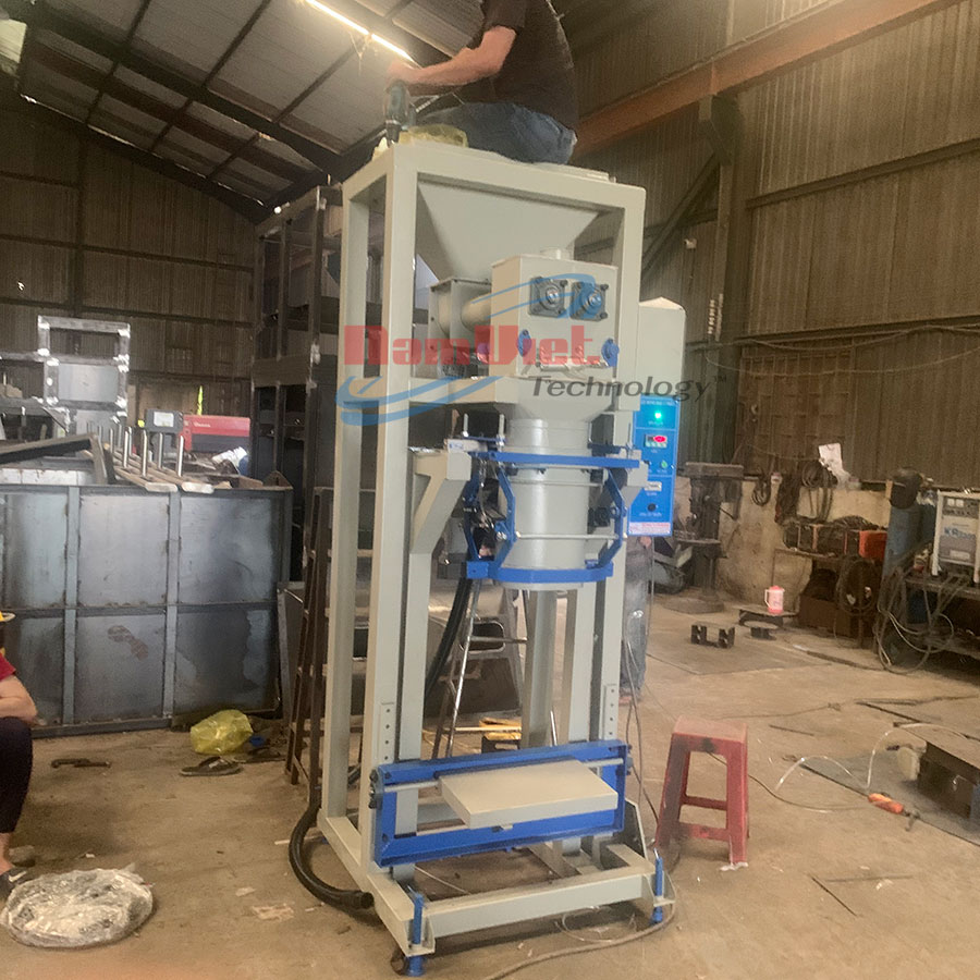 Máy đóng bao bột thạch cao 25kg đến 50kg.