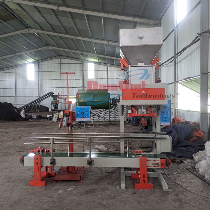Máy đóng bao phân bón bột + hạt – năng suất 200 bao giờ.