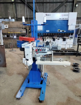 Máy khâu bao và gấp mép bao tự động