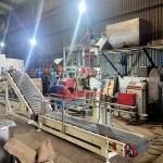 MÁY KHÂU BAO Newlong DS-6AC kết hợp băng tải.