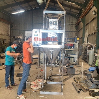 Máy đóng bao khoáng tạt nguyên liệu thủy sản