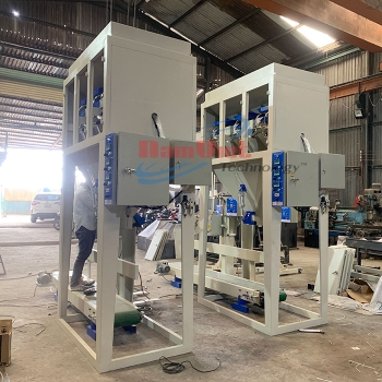Máy đóng bao cám viên 3 phễu cân