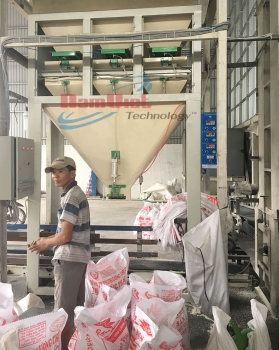 Máy đóng bao hạt giống 3 phễu cân