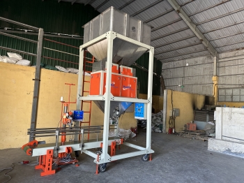 Cân đóng bao phân bón hữu cơ dạng viên nén
