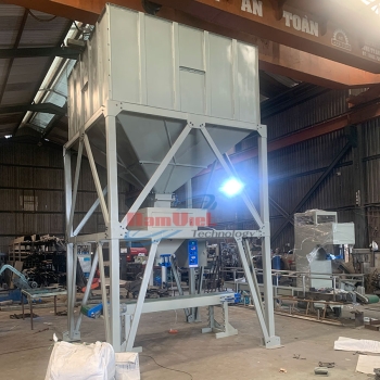 Cân đóng bao thức ăn gia cầm năng suất 650 bao