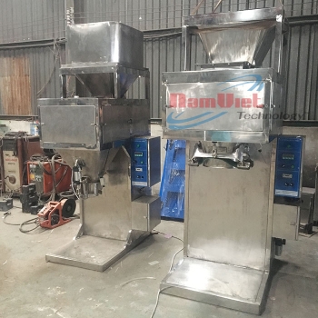 Máy đóng bao thức ăn thú cưng dạng viên 1 phễu cân