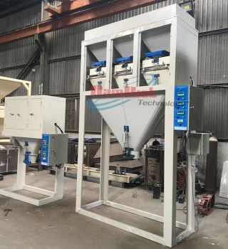 Máy đóng bao hạt ngô 3 phễu cân