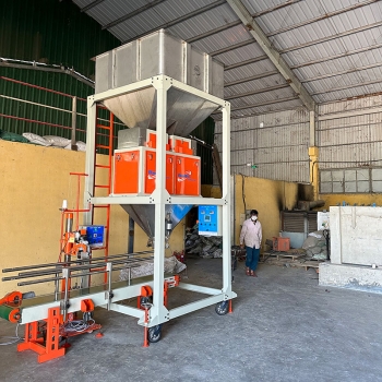 Máy đóng bao thóc giống 2 phễu cân