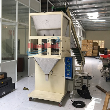 Cân đóng gói trà 3 phễu cân công suất 1000 túi/giờ