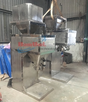 Máy đóng bao muối hạt năng suất 300 bao/giờ