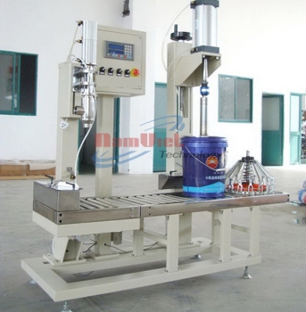 Cân chiết rót dung dịch sơn