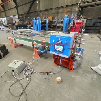 Cân kiểm tra khối lượng bao, trang bị băng tải PVC.