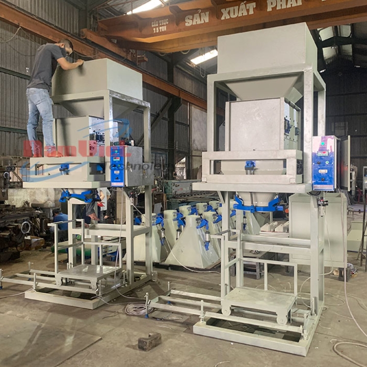 Máy cân đóng bao chè